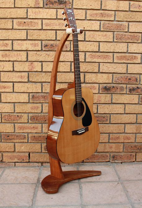 Easy Wooden Guitar Stand