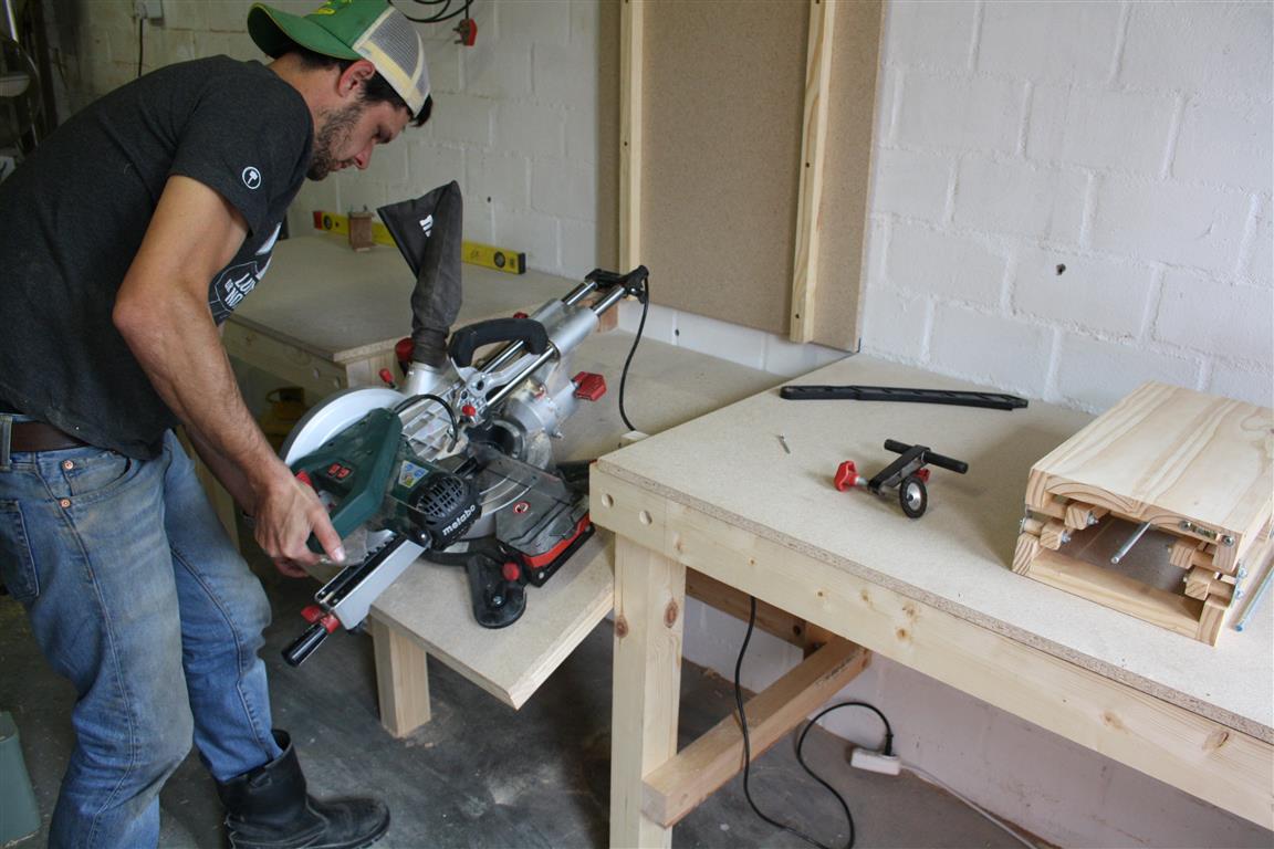 DIY Folding Miter Saw Stand | Make The Most Of A Small 