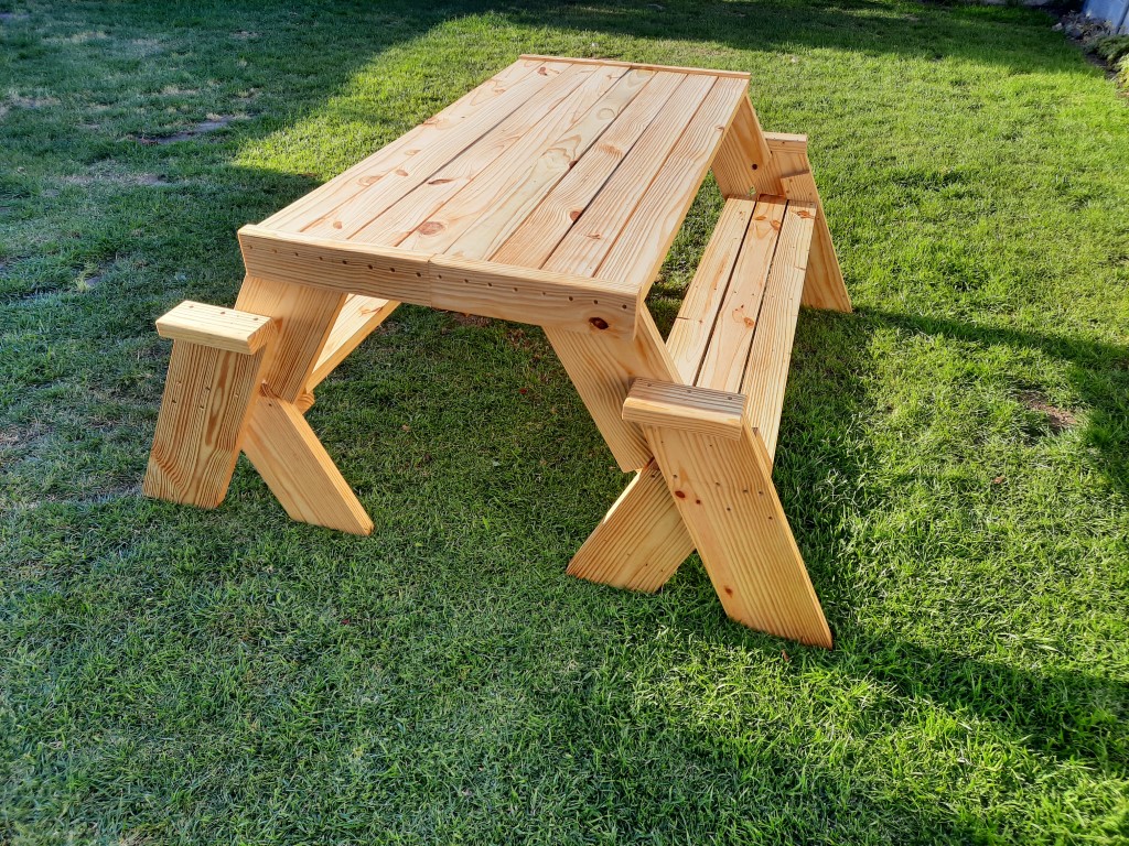 2-In-1 Garden Bench/Picnic Table Plans – Woodwork Junkie